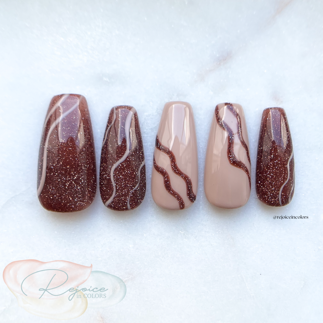 Caramel Waves · Brown Reflective Glitter Waves · Nail Set